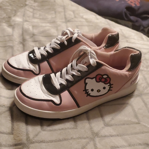 Sanrio Hello Kitty Court Sneakers Women’s Size 9 Pink Lace Up Shoes - Picture 1 of 10